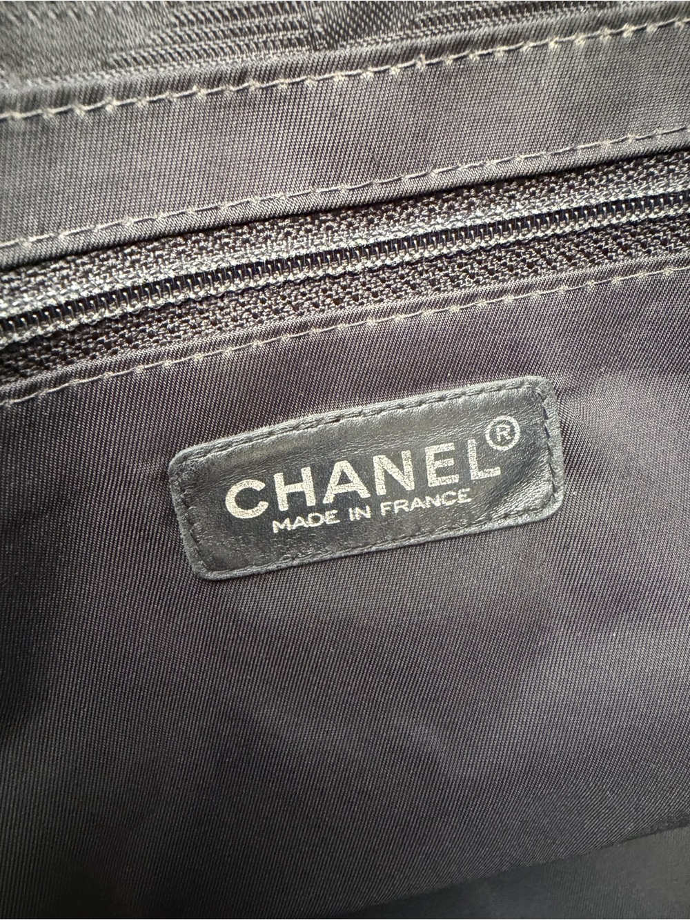 ✨CHANEL Black New Travel Line Tote Bag Authentic | Certificate of Authenticity - Picture 11 of 16